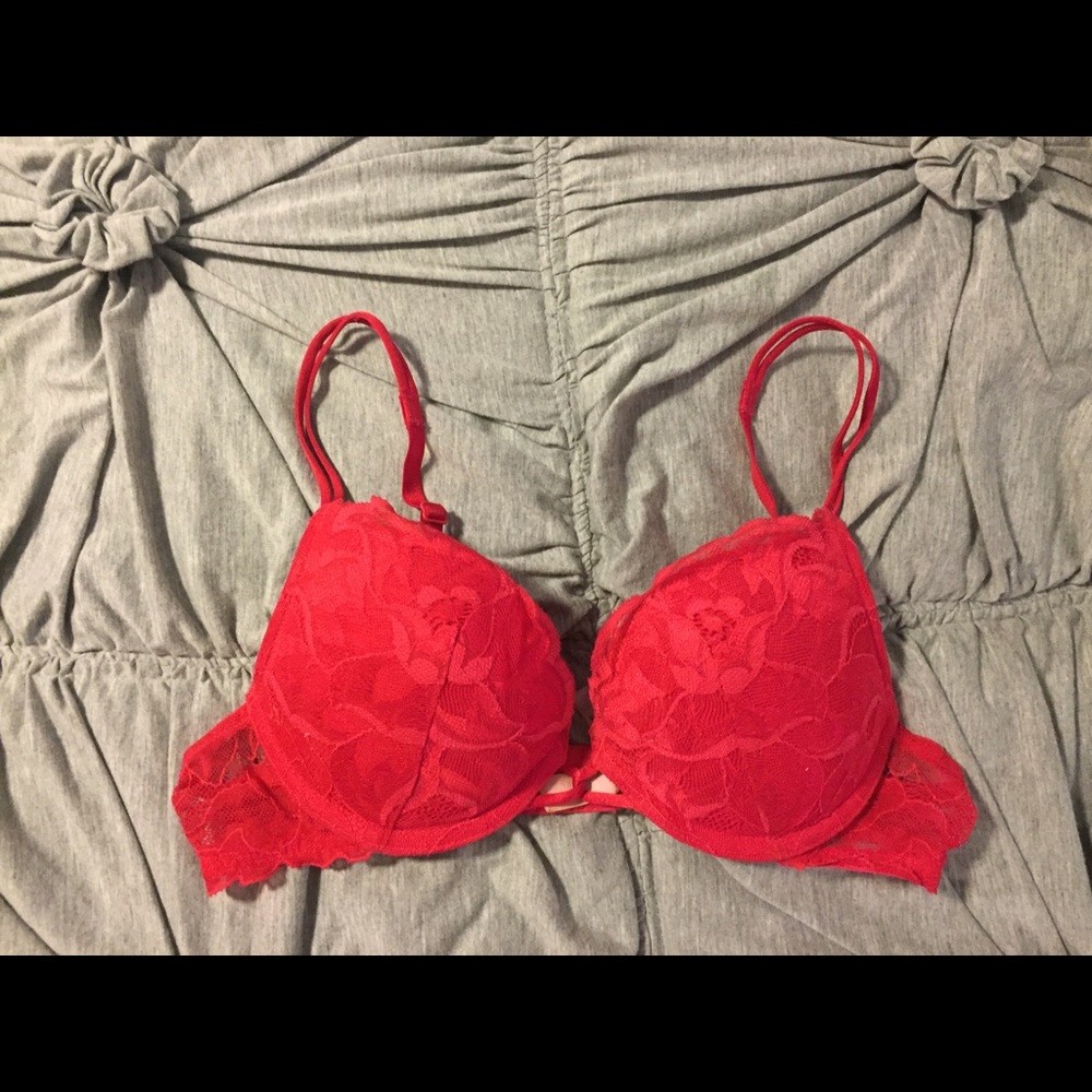 Victoria’s Secret lace push-up bra 34A